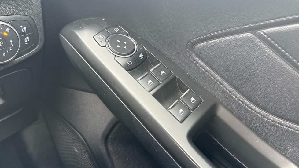 Ford Focus 1.0 EcoBoost 125 Titanium X 5dr Petrol Hatchback - Image 39