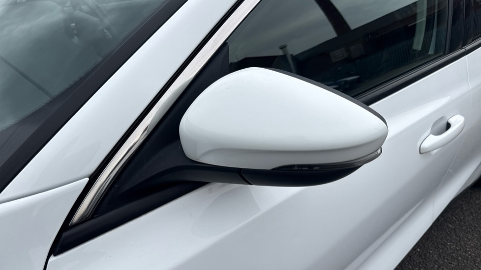 Ford Focus 1.0 EcoBoost 125 Titanium X 5dr Petrol Hatchback - Image 51