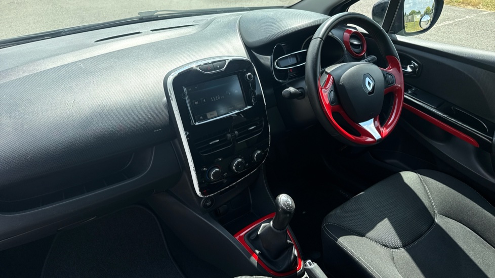 Renault Clio 1.2 16V Dynamique MediaNav 5dr Petrol Hatchback - Image 9