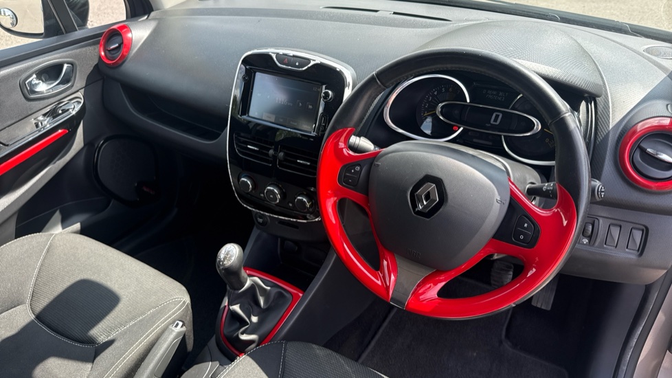 Renault Clio 1.2 16V Dynamique MediaNav 5dr Petrol Hatchback - Image 11