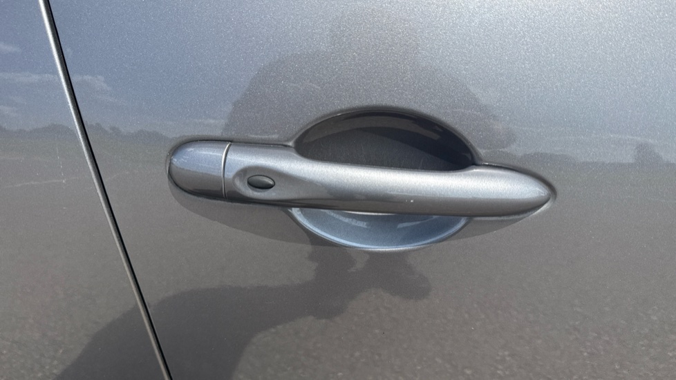 Renault Clio 1.2 16V Dynamique MediaNav 5dr Petrol Hatchback - Image 40