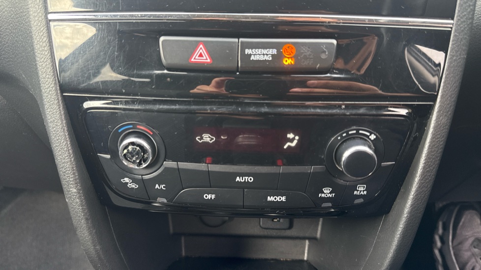 Suzuki Vitara 1.4 Boosterjet 48V Hybrid SZ-T 5dr Petrol Estate - Image 25