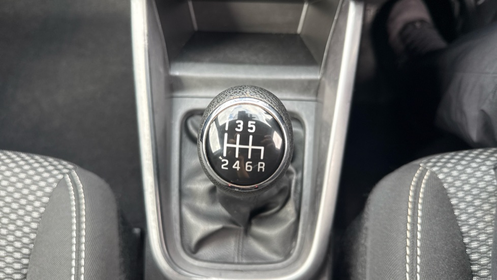 Suzuki Vitara 1.4 Boosterjet 48V Hybrid SZ-T 5dr Petrol Estate - Image 27