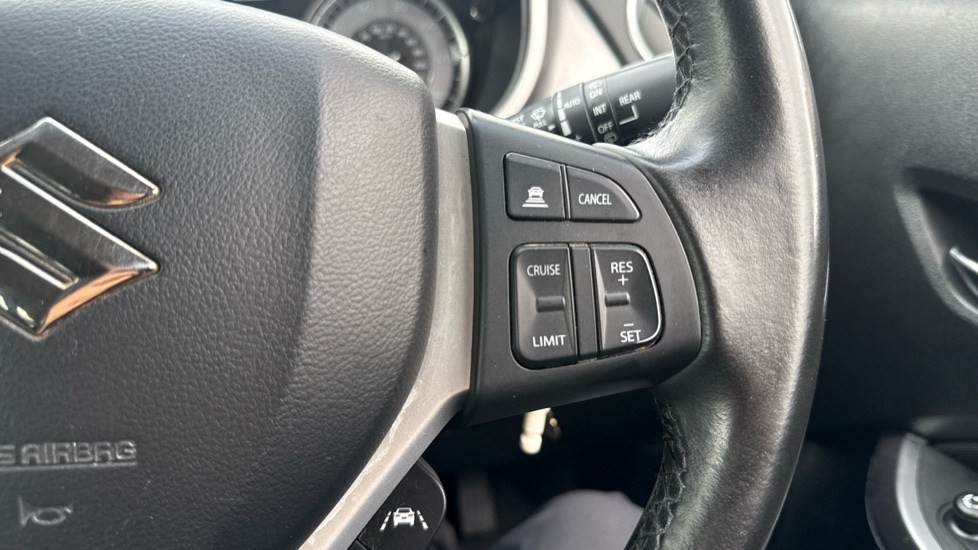 Suzuki Vitara 1.4 Boosterjet 48V Hybrid SZ-T 5dr Petrol Estate - Image 32