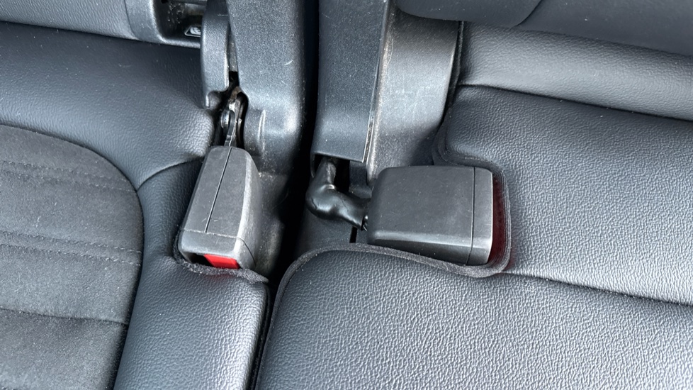 Ford Kuga 1.5 EcoBlue ST-Line X Edition 5dr Diesel Estate - Image 17
