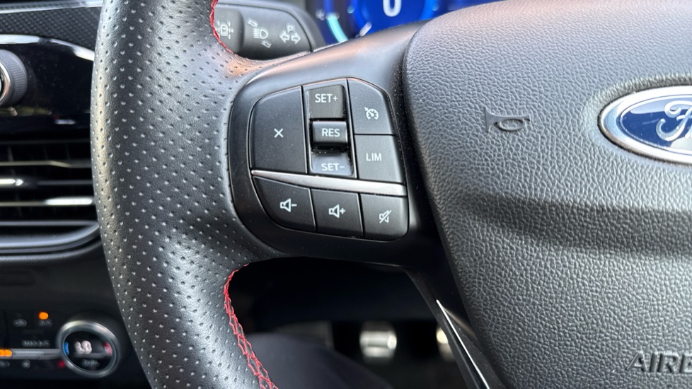 Ford Kuga 1.5 EcoBlue ST-Line X Edition 5dr Diesel Estate - Image 31