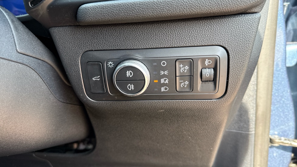 Ford Kuga 1.5 EcoBlue ST-Line X Edition 5dr Diesel Estate - Image 37