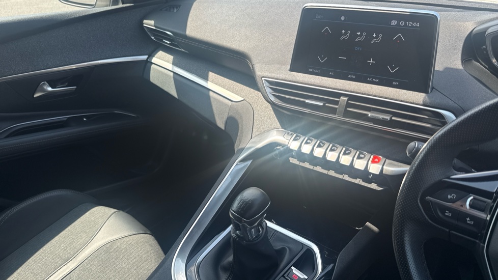 Peugeot 3008 1.2 PureTech GT Line 5dr Petrol Estate - Image 14