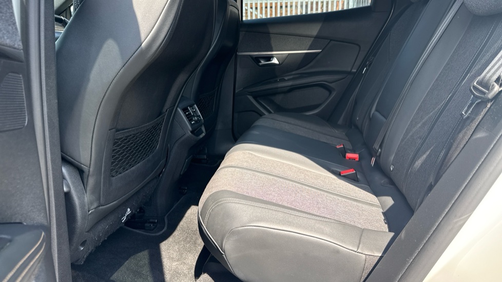 Peugeot 3008 1.2 PureTech GT Line 5dr Petrol Estate - Image 16