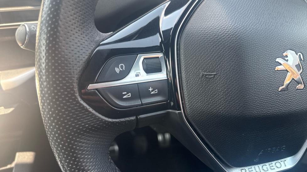 Peugeot 3008 1.2 PureTech GT Line 5dr Petrol Estate - Image 31