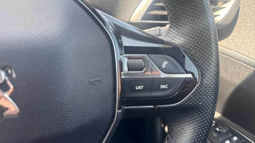 Peugeot 3008 1.2 PureTech GT Line 5dr Petrol Estate - Image 32