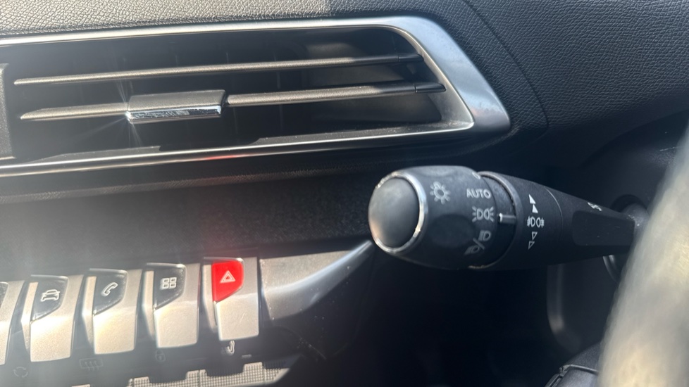 Peugeot 3008 1.2 PureTech GT Line 5dr Petrol Estate - Image 34