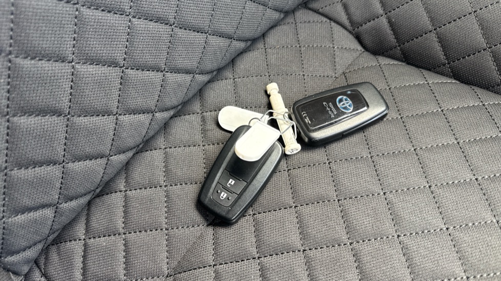 Toyota C-HR 1.8 Hybrid Excel 5dr CVT Hybrid Hatchback - Image 20