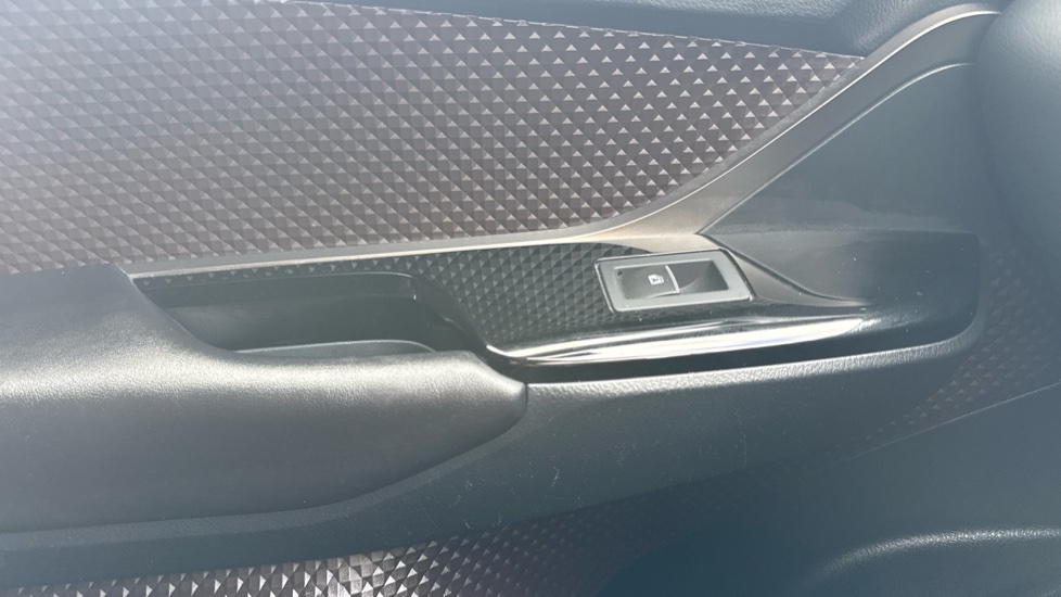 Toyota C-HR 1.8 Hybrid Excel 5dr CVT Hybrid Hatchback - Image 23