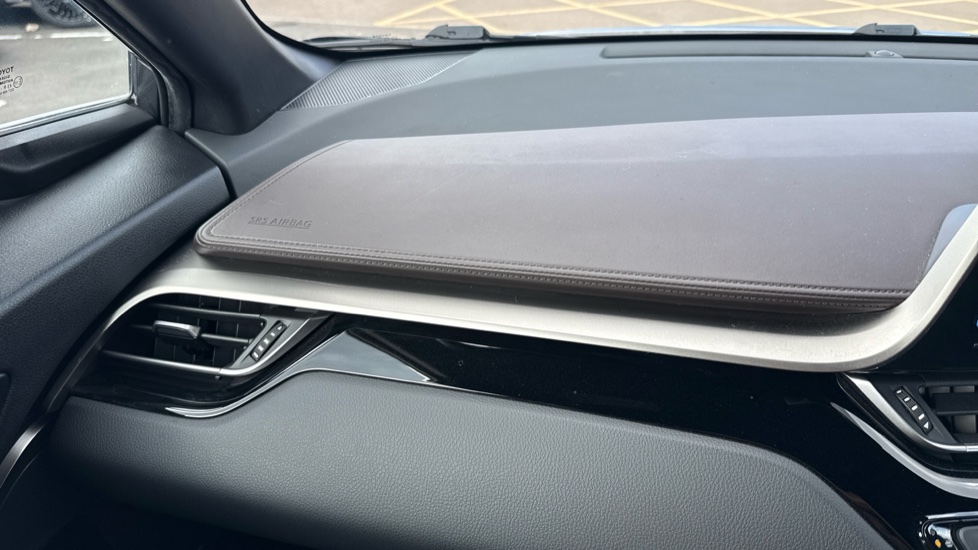 Toyota C-HR 1.8 Hybrid Excel 5dr CVT Hybrid Hatchback - Image 26