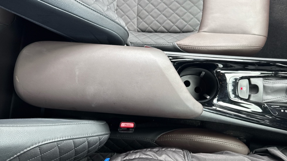 Toyota C-HR 1.8 Hybrid Excel 5dr CVT Hybrid Hatchback - Image 31