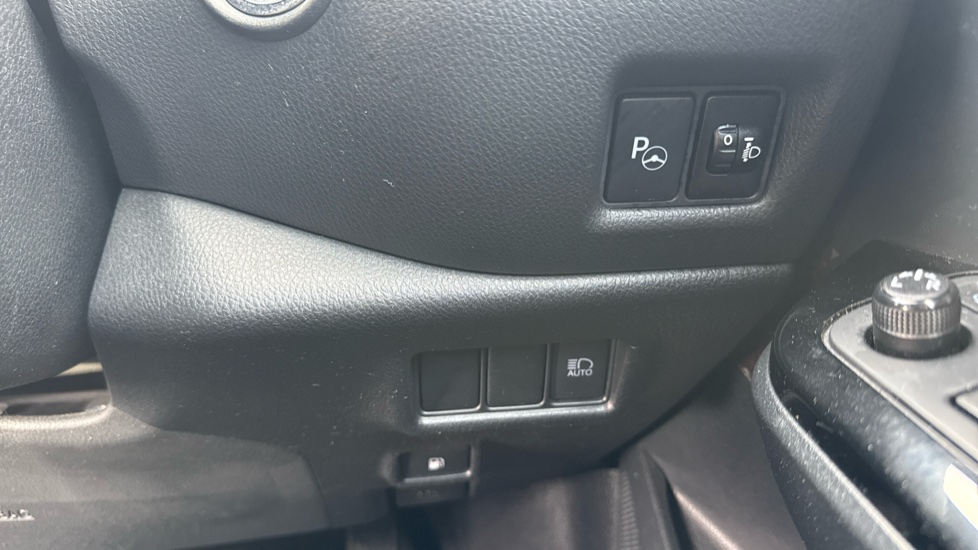 Toyota C-HR 1.8 Hybrid Excel 5dr CVT Hybrid Hatchback - Image 40