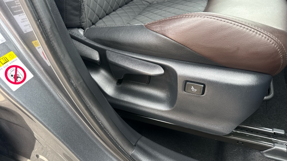 Toyota C-HR 1.8 Hybrid Excel 5dr CVT Hybrid Hatchback - Image 42