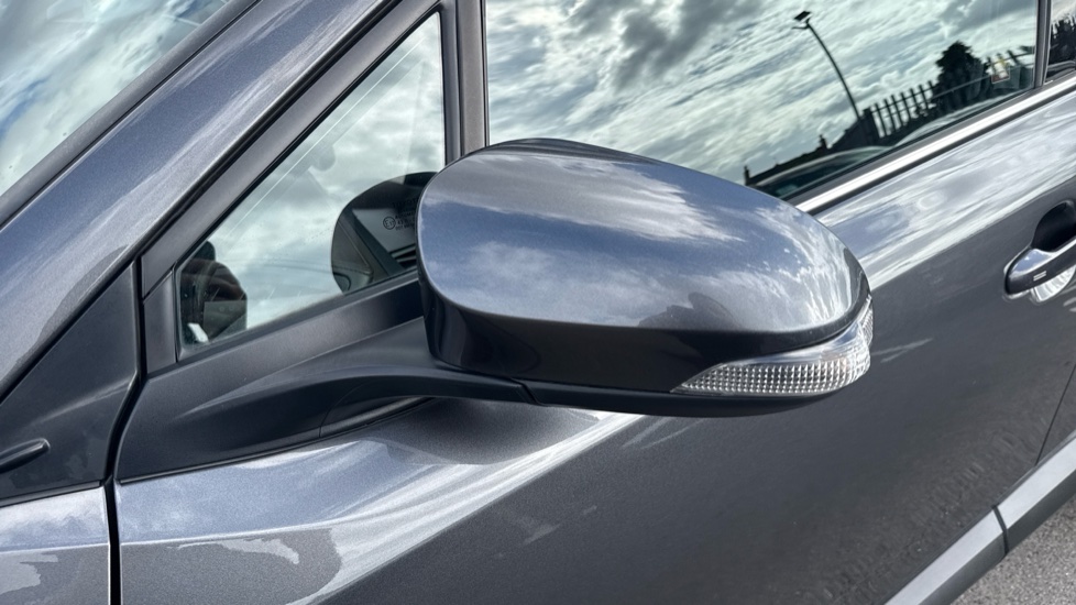 Toyota C-HR 1.8 Hybrid Excel 5dr CVT Hybrid Hatchback - Image 47