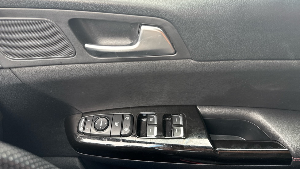 Kia Sportage 1.6T GDi ISG GT-Line 5dr DCT Auto [AWD] Petrol Estate - Image 37