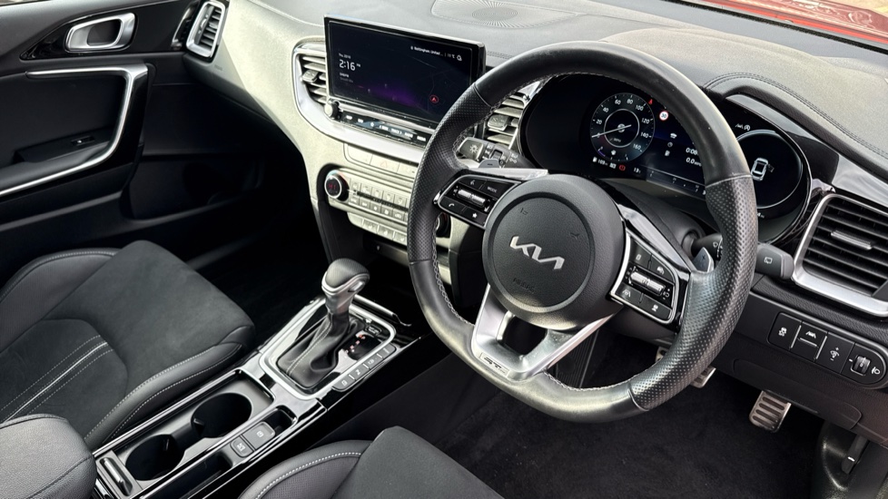 Kia Ceed 1.5T GDi ISG 138 GT-Line S 5dr DCT Petrol Hatchback - Image 11