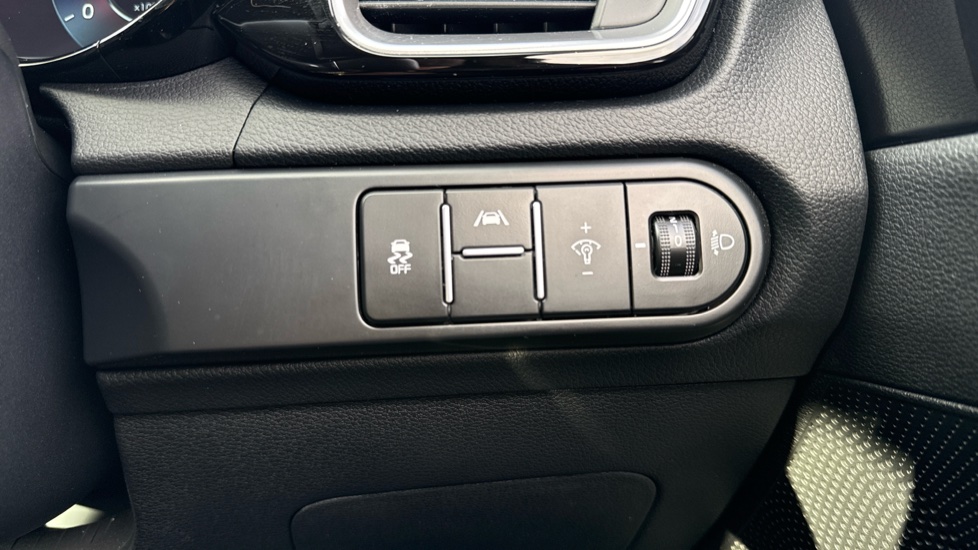 Kia Ceed 1.5T GDi ISG 138 GT-Line S 5dr DCT Petrol Hatchback - Image 38