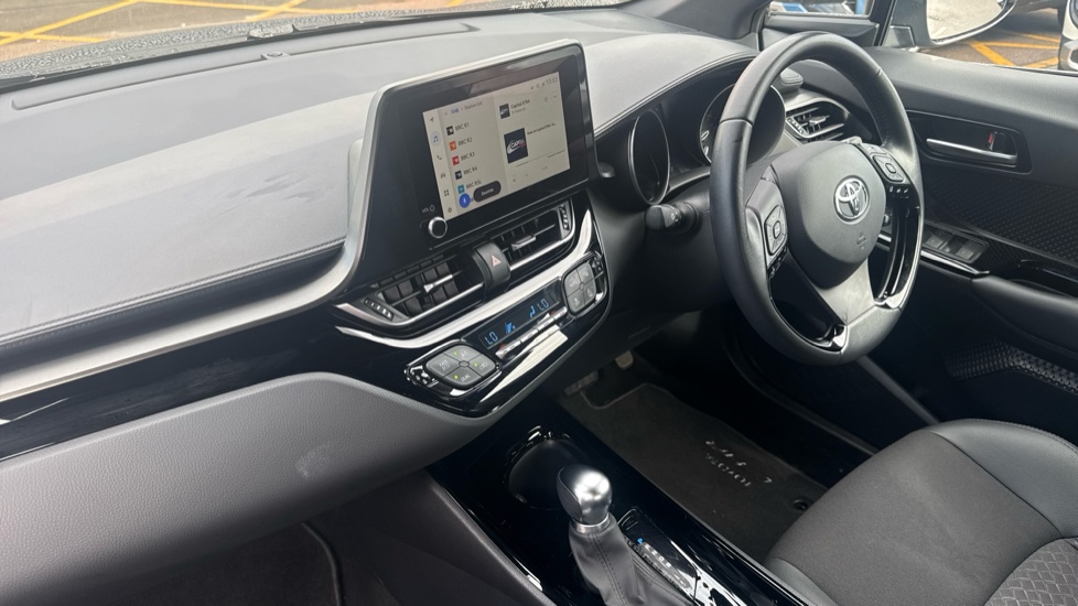 Toyota C-HR 1.8 Hybrid Design 5dr CVT Hybrid Hatchback - Image 9