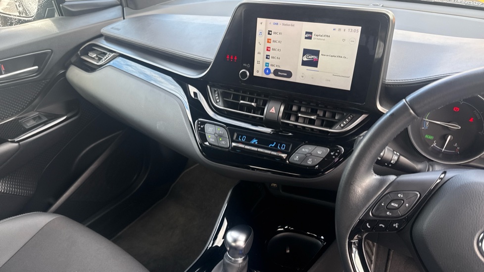 Toyota C-HR 1.8 Hybrid Design 5dr CVT Hybrid Hatchback - Image 14