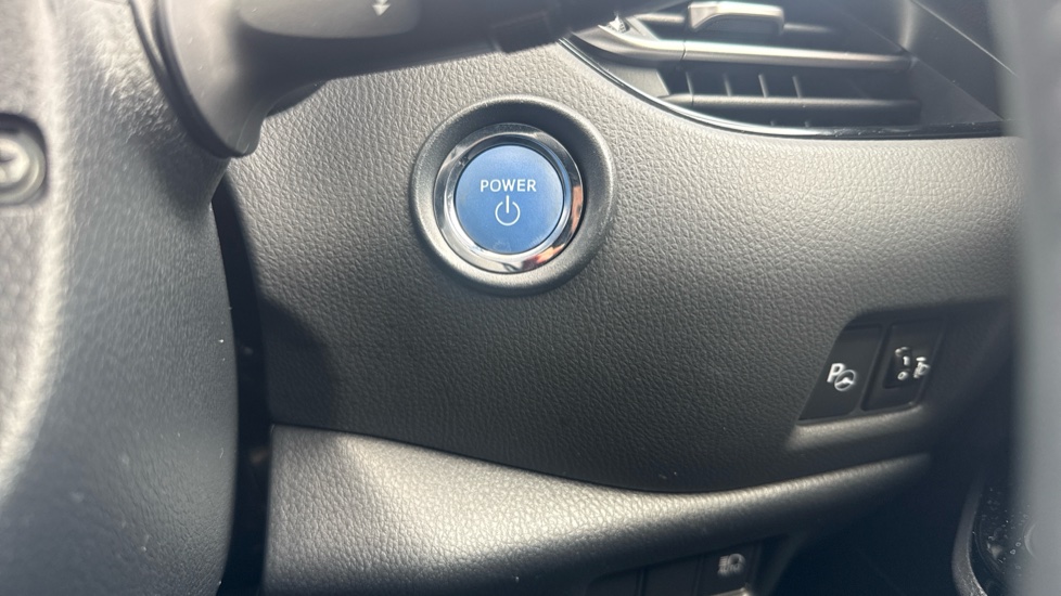 Toyota C-HR 1.8 Hybrid Design 5dr CVT Hybrid Hatchback - Image 37