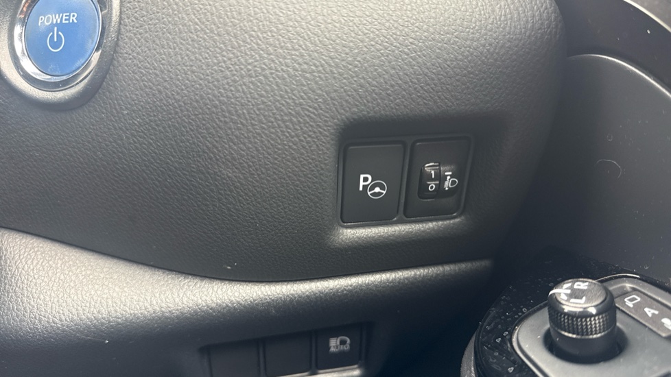 Toyota C-HR 1.8 Hybrid Design 5dr CVT Hybrid Hatchback - Image 39