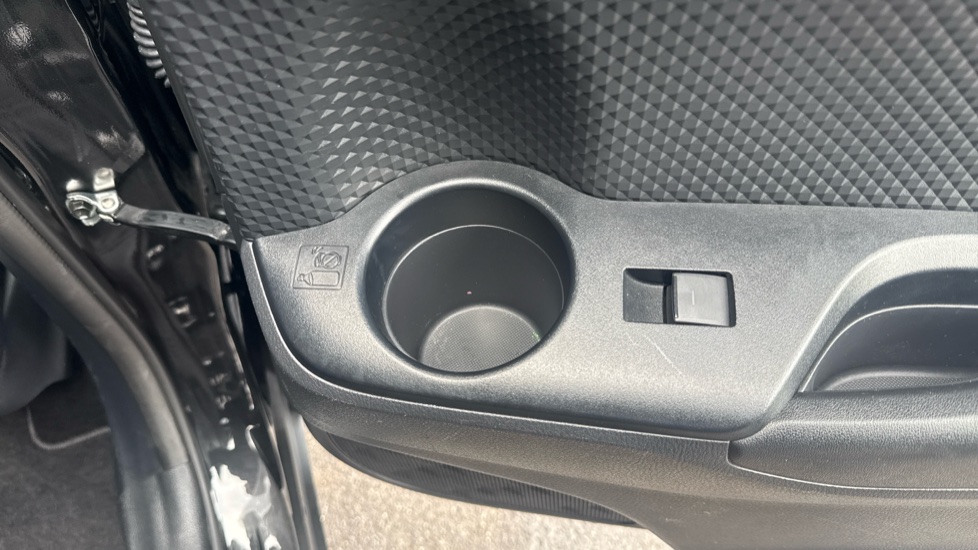 Toyota C-HR 1.8 Hybrid Design 5dr CVT Hybrid Hatchback - Image 42