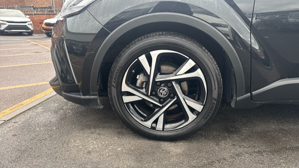 Toyota C-HR 1.8 Hybrid Design 5dr CVT Hybrid Hatchback - Image 49