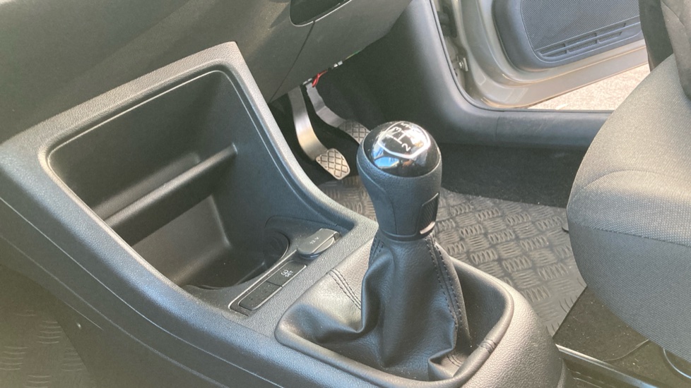Volkswagen Up 1.0 65PS Up 3dr Petrol Hatchback - Image 13