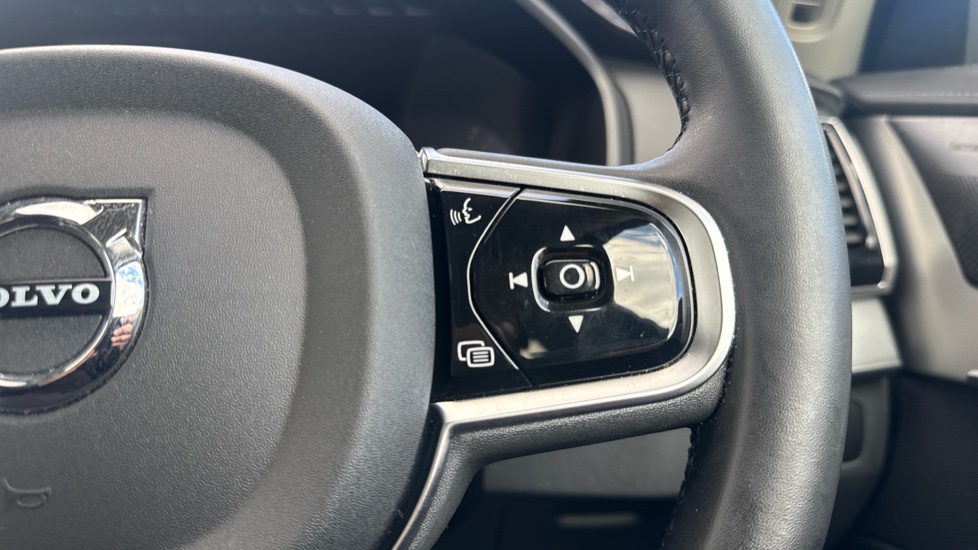 Volvo XC90 2.0 B5P [250] Plus Dark 5dr AWD Geartronic Petrol Estate - Image 29