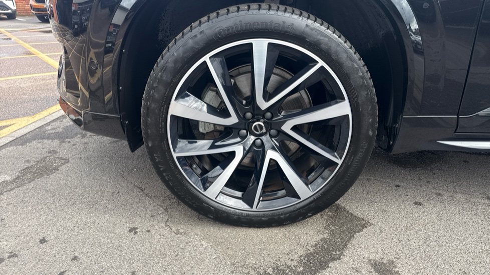 Volvo XC90 2.0 B5P [250] Plus Dark 5dr AWD Geartronic Petrol Estate - Image 51
