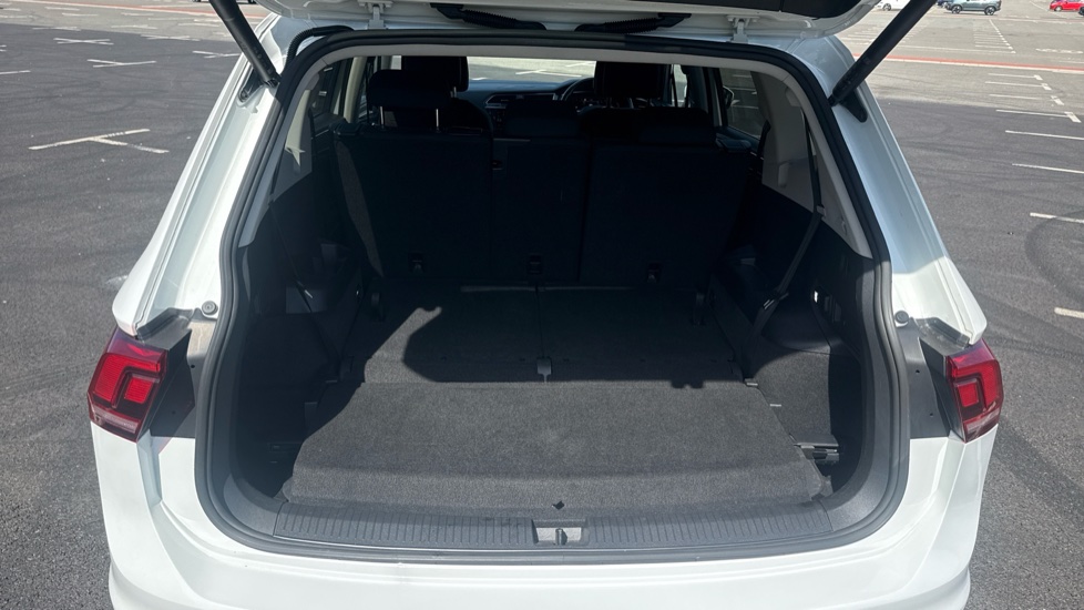 Volkswagen Tiguan Allspace 1.5 TSI Life 5dr DSG Petrol Estate - Image 4