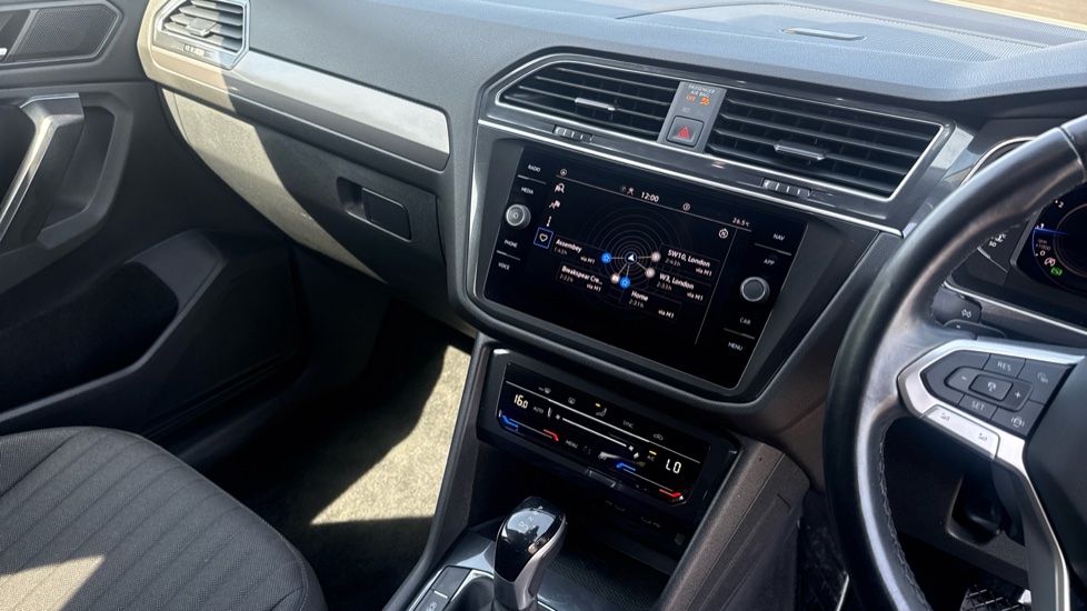 Volkswagen Tiguan Allspace 1.5 TSI Life 5dr DSG Petrol Estate - Image 14