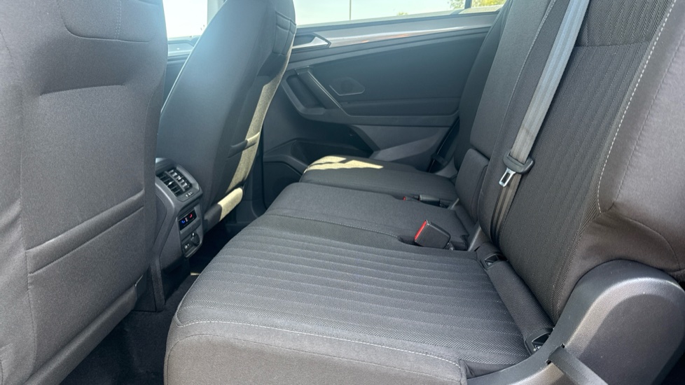 Volkswagen Tiguan Allspace 1.5 TSI Life 5dr DSG Petrol Estate - Image 16