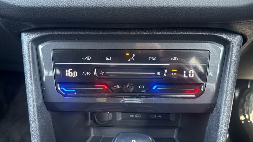 Volkswagen Tiguan Allspace 1.5 TSI Life 5dr DSG Petrol Estate - Image 25