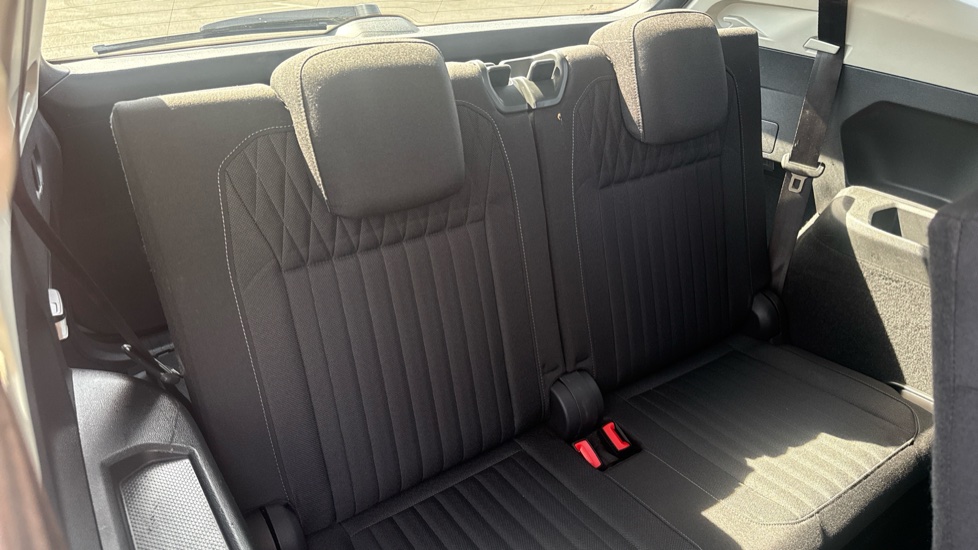 Volkswagen Tiguan Allspace 1.5 TSI Life 5dr DSG Petrol Estate - Image 46