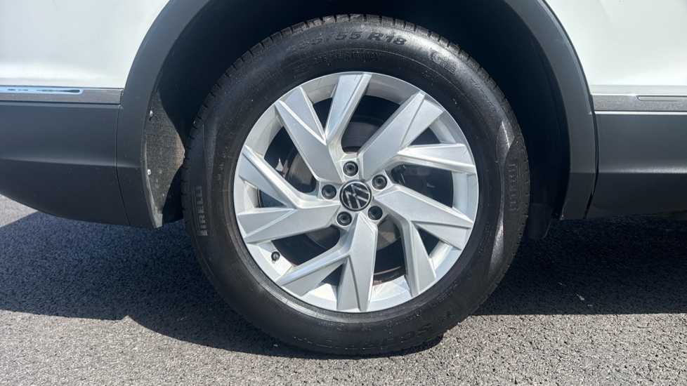 Volkswagen Tiguan Allspace 1.5 TSI Life 5dr DSG Petrol Estate - Image 55