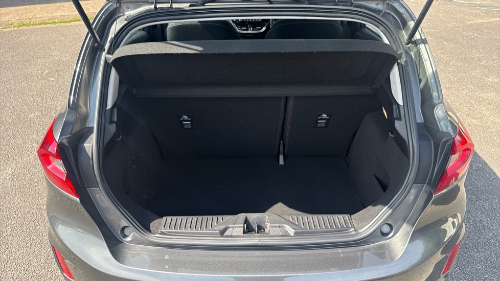 Ford Fiesta 1.0 EcoBoost Zetec 5dr Petrol Hatchback - Image 4