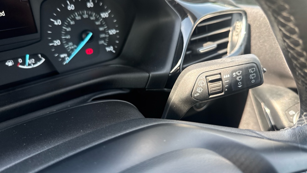 Ford Fiesta 1.0 EcoBoost Zetec 5dr Petrol Hatchback - Image 30
