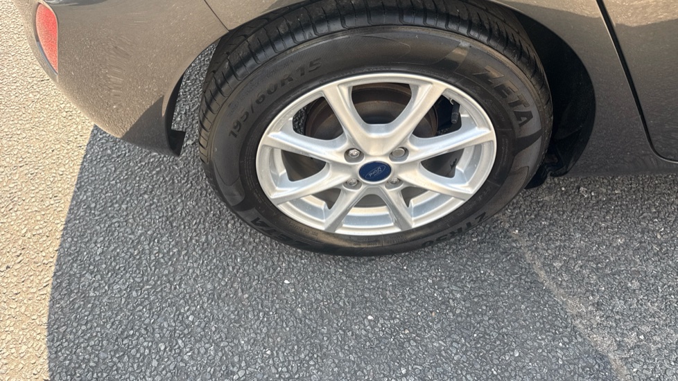 Ford Fiesta 1.0 EcoBoost Zetec 5dr Petrol Hatchback - Image 38