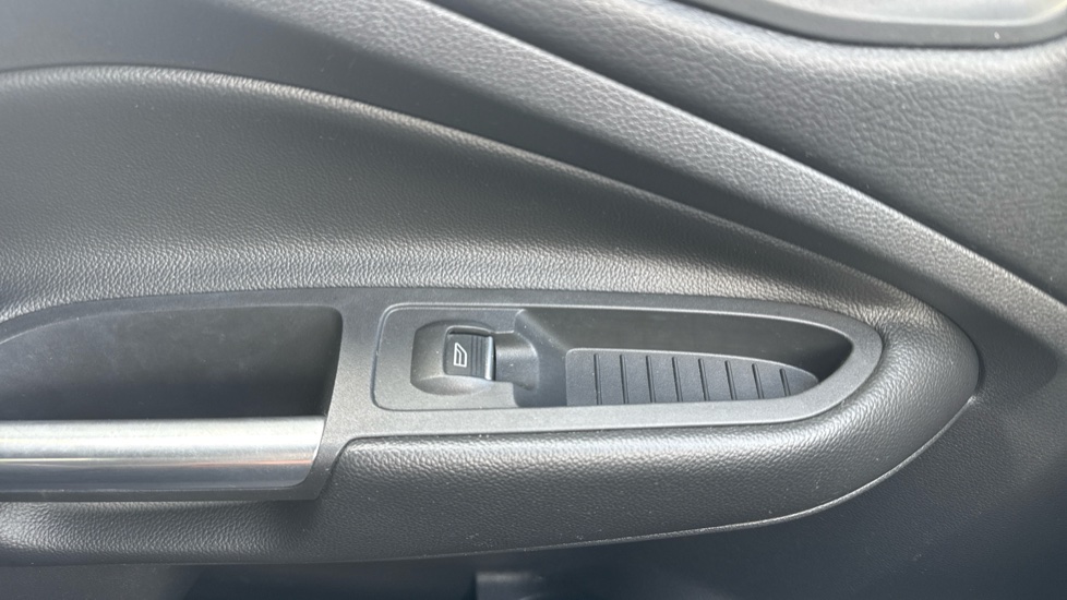 Ford Kuga 2.0 TDCi ST-Line Edition 5dr 2WD Diesel Estate - Image 22