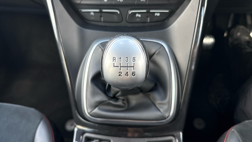 Ford Kuga 2.0 TDCi ST-Line Edition 5dr 2WD Diesel Estate - Image 28