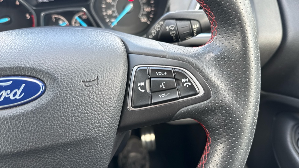 Ford Kuga 2.0 TDCi ST-Line Edition 5dr 2WD Diesel Estate - Image 32