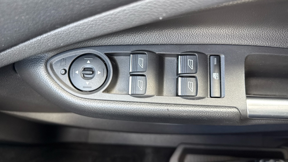 Ford Kuga 2.0 TDCi ST-Line Edition 5dr 2WD Diesel Estate - Image 35
