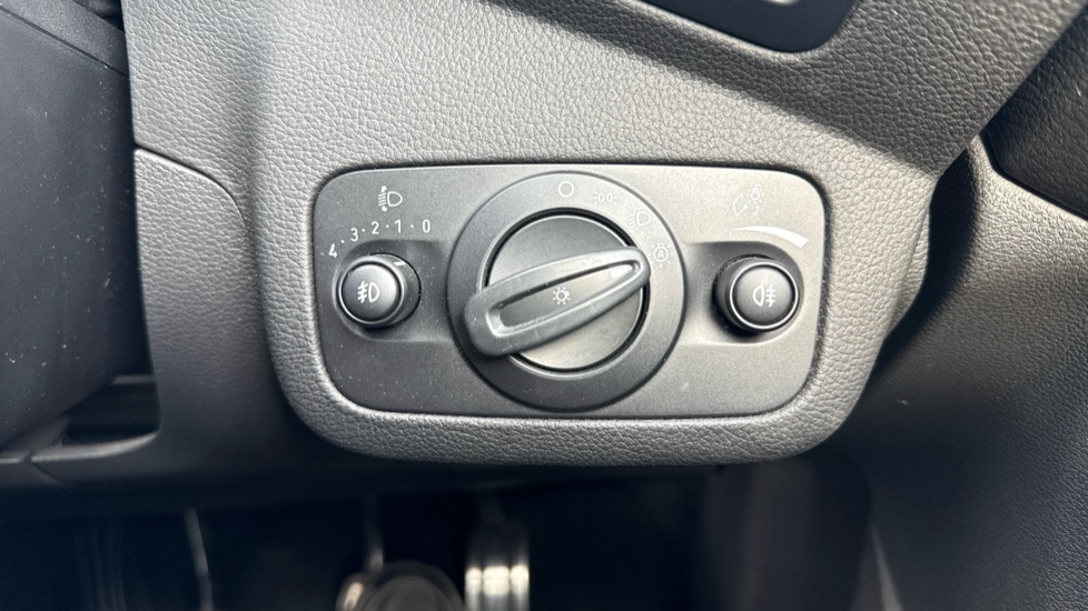 Ford Kuga 2.0 TDCi ST-Line Edition 5dr 2WD Diesel Estate - Image 37