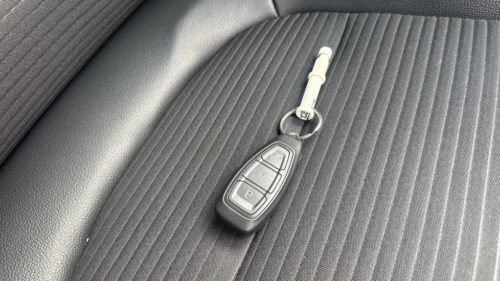 Ford Kuga 1.5 EcoBlue Titanium Edition 5dr Auto Diesel Estate - Image 20